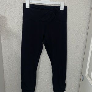 Limited Edition Lululemon Align HR crop 23” Twist Waist in size 8